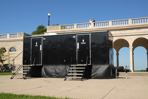 Rumpke Luxury Restroom Trailer With Wedding Couple